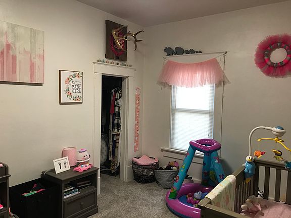 3rd image of 1525 Linden St