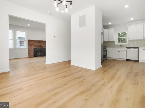 119 Hemlock Ave, Laurel Springs, NJ 08021