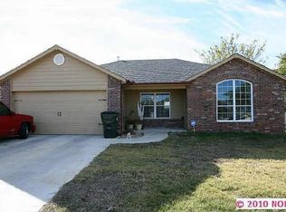 1132 E Moman Ave, Sapulpa, OK 74066