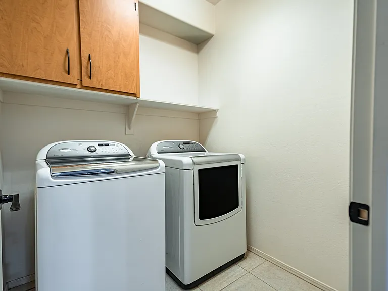 18433 W Sunnyslope Ln — Photo 15