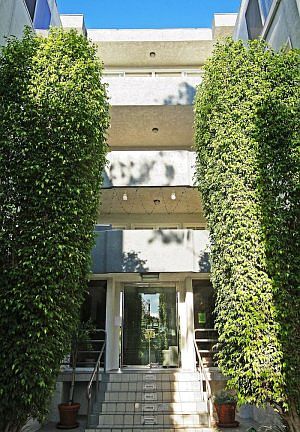 5th image of 901 10th St APT 203