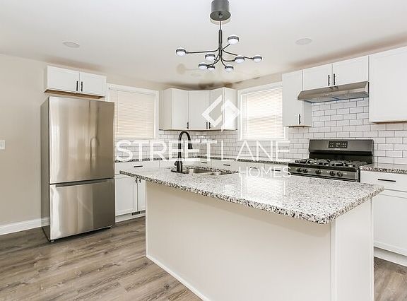 5th image of 3822 Halsey Pl