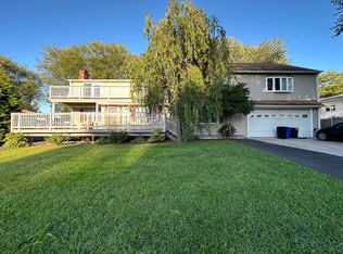 93 Island Ln, West Haven, CT 06516