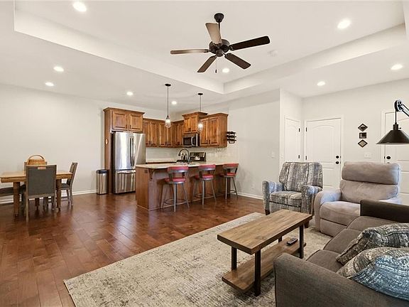 5th image of 1327 N 158th Ter