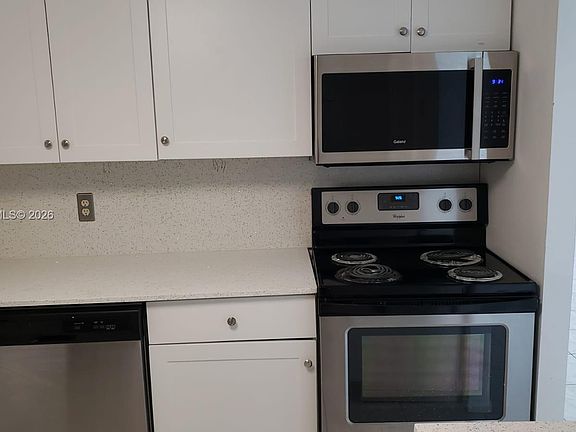 2nd image of 500 Executive Center Dr APT 4E