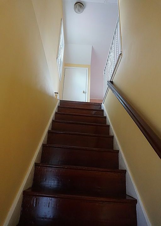 1st image of 82 Wood St