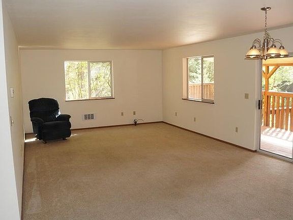 4th image of 544 Dolomite Rd