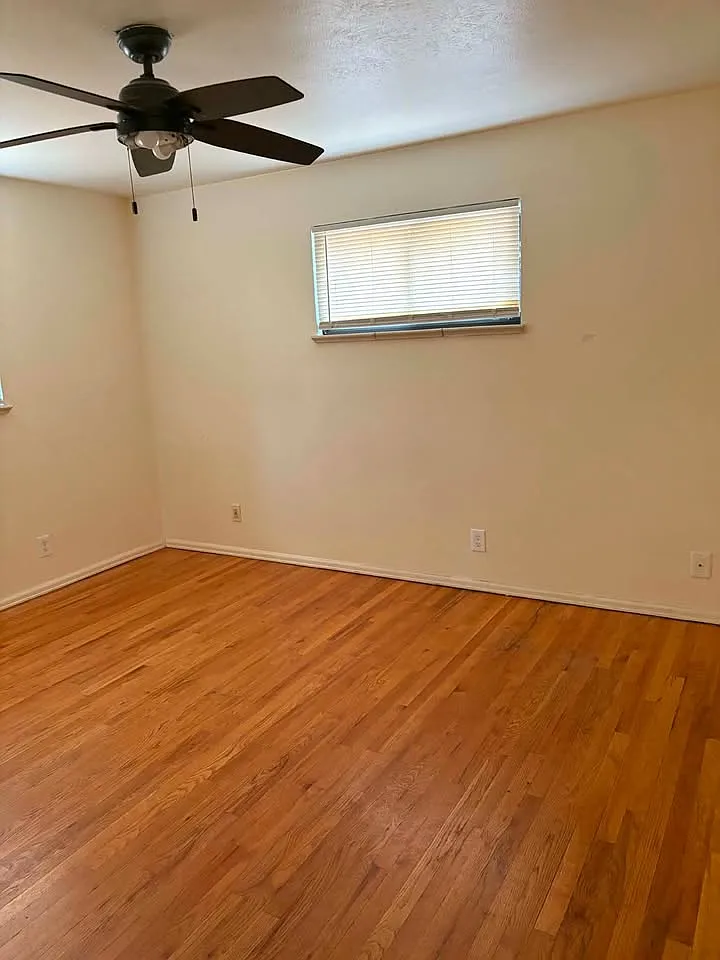 3 bed, 1800 sqft, $2,050 — Photo 2