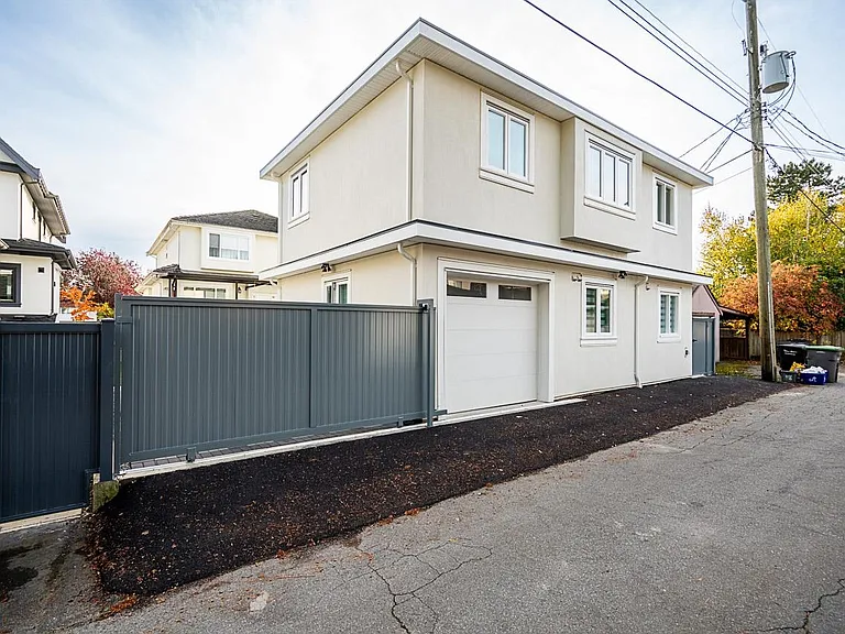 4 W 28th Ave — Photo 25