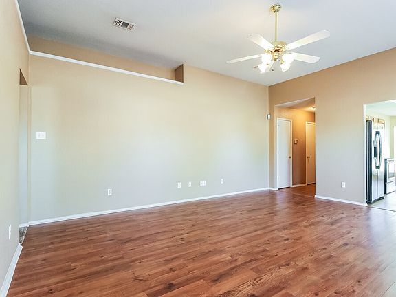 3rd image of 1101 Darren Dr
