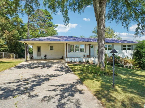 1323 Clairmont Dr, Weaver, AL 36277