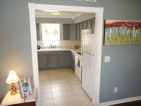 4th image of 317 Breckinridge Dr