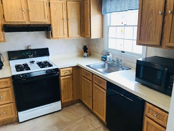 5th image of 3346 Evergreen Cir
