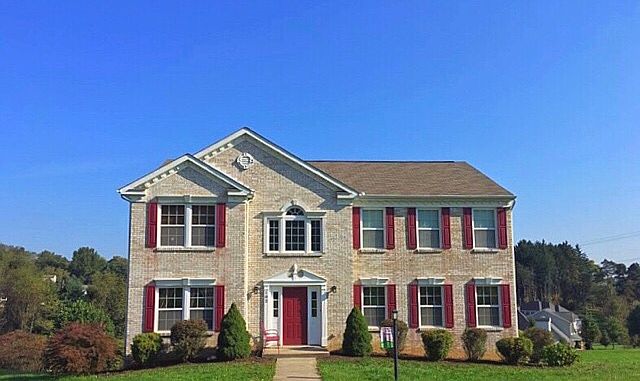 1st image of 102 Bayberry Dr