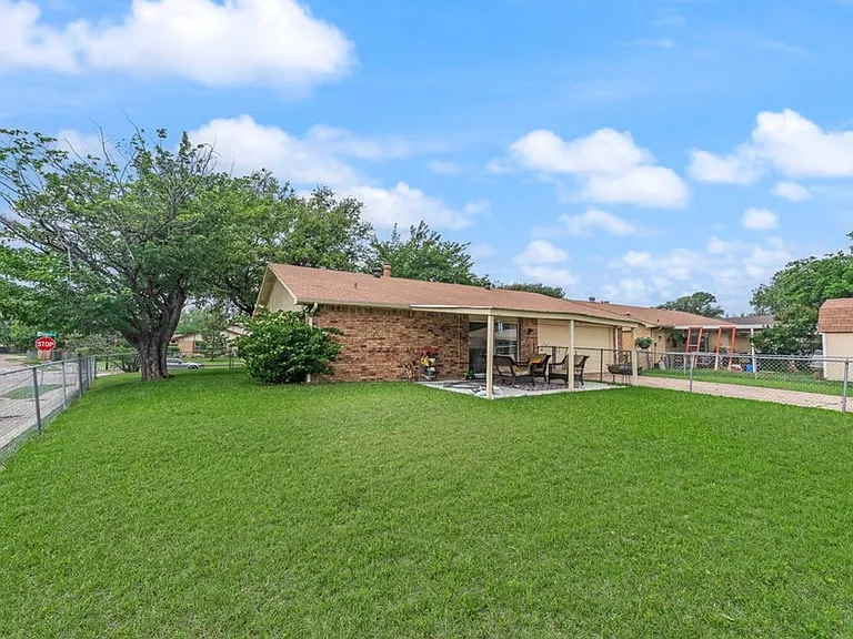 5801 Redwood Ln — Photo 19