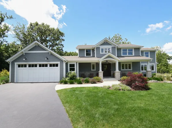 226 Biltmore Dr, North Barrington, IL 60010