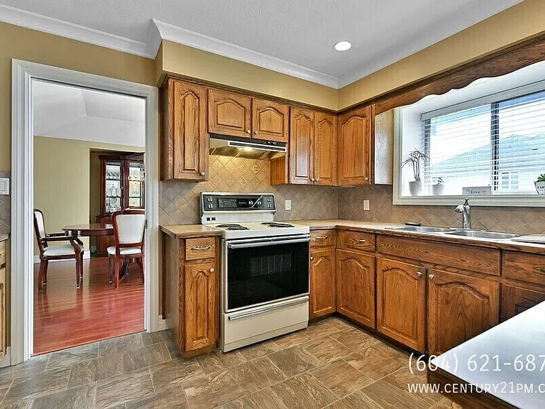 32186 Elkford Dr #UPPER — Photo 10