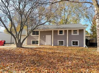 1013 Frank Dr, Champaign, IL 61821
