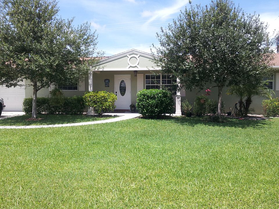 2nd image of 711 E Laird Dr