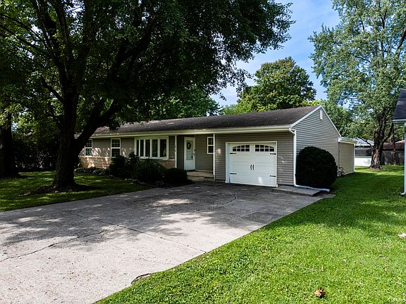 2nd image of 1909 N Riley Rd