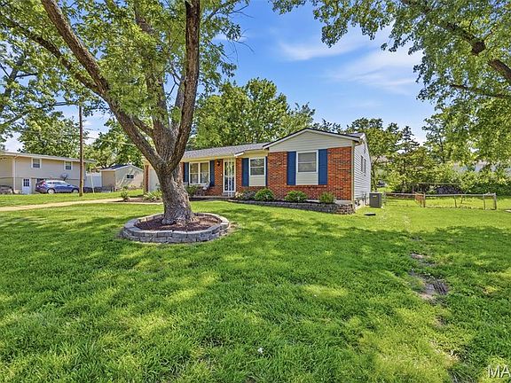3rd image of 502 Wicklow Dr