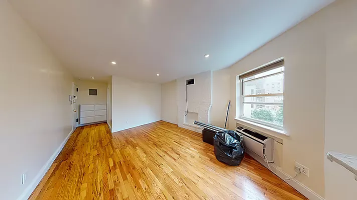 Rented by Bond New York | media 4
