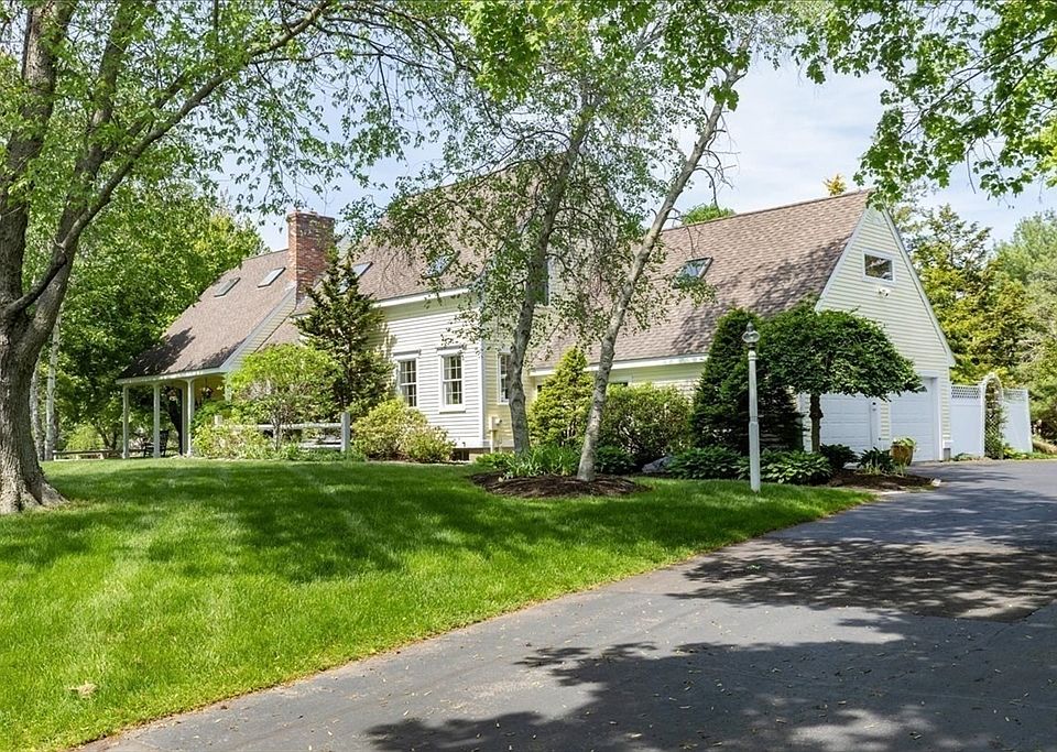 1st image of 8 Millbrook Ln