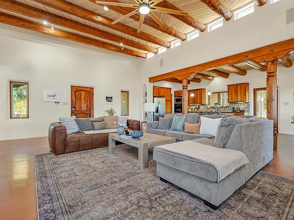 3rd image of 36 Mariposa Rd