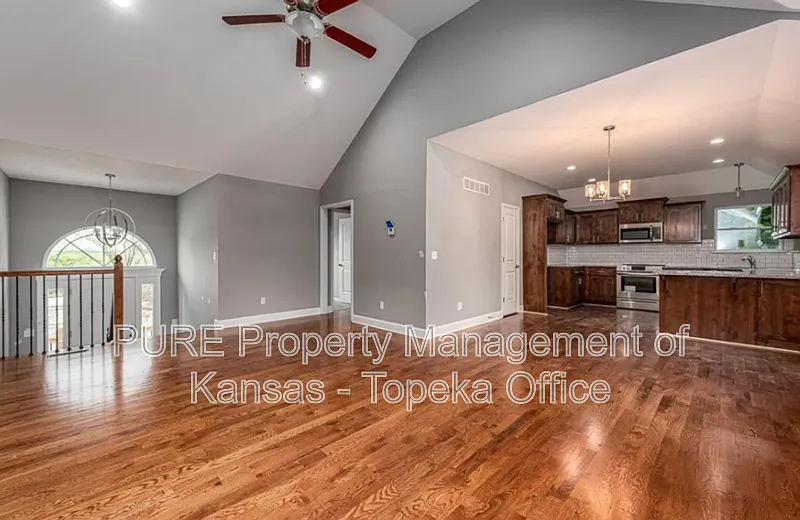 4 bed, 3.0 bath, 2090 sqft, $3,050 — Photo 3