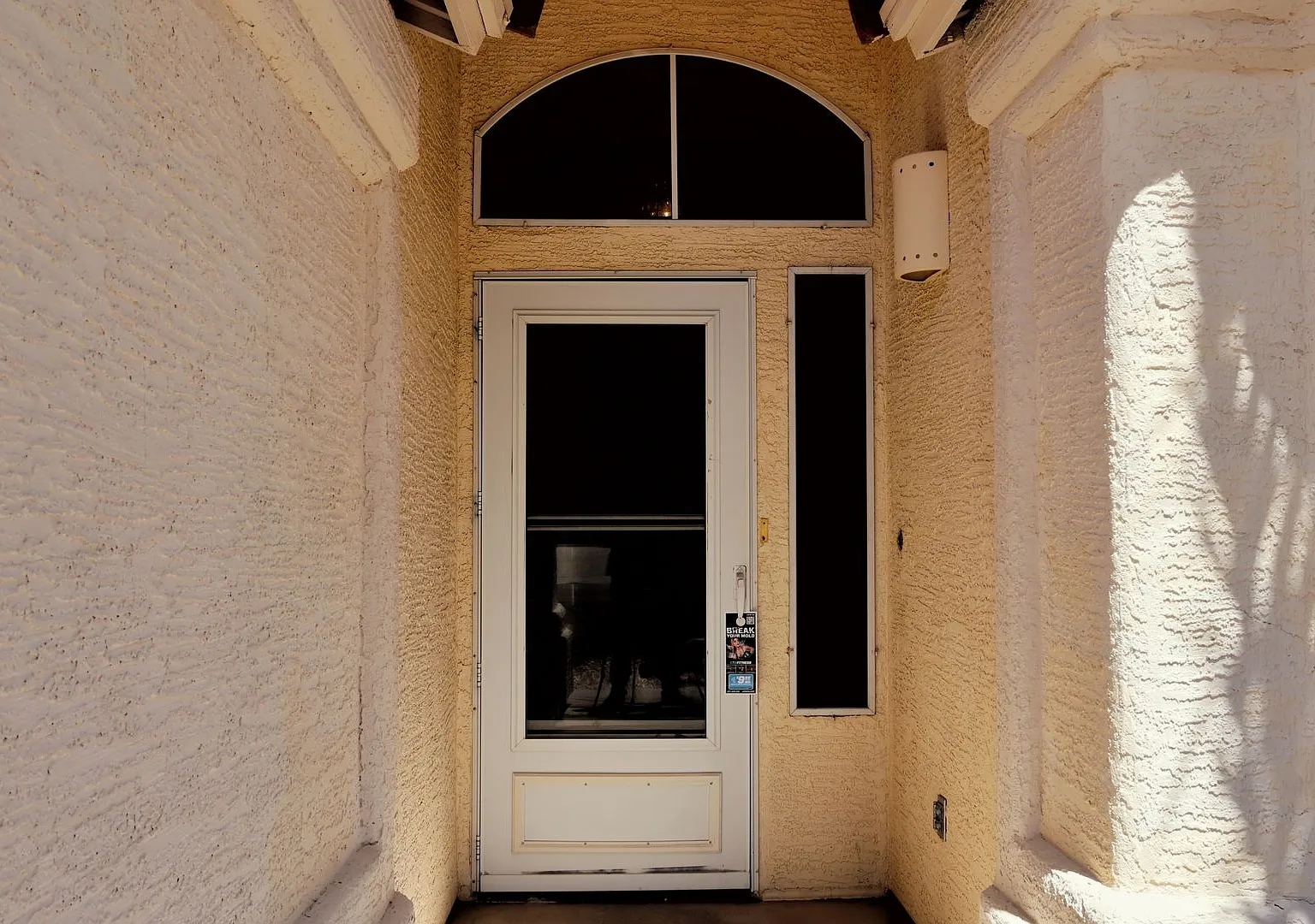 Newly Remodeled Single Story Home-Available Now! — Photo 4