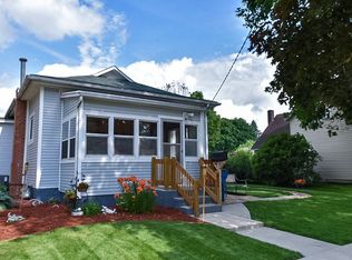 411 S Maple St, Monticello, IA 52310