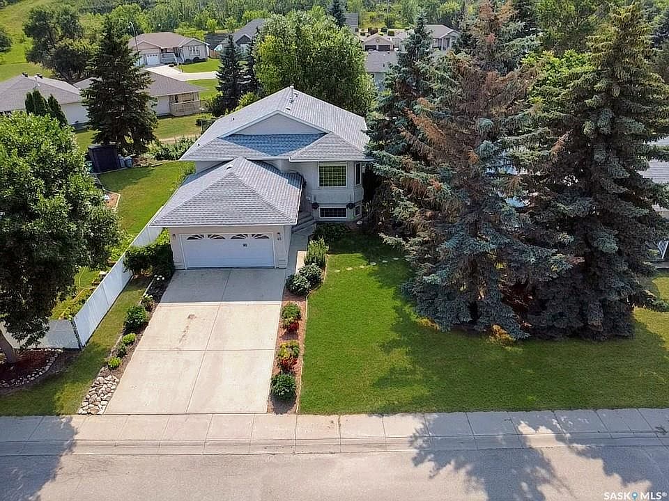 1st image of 42 Willow CRESCENT