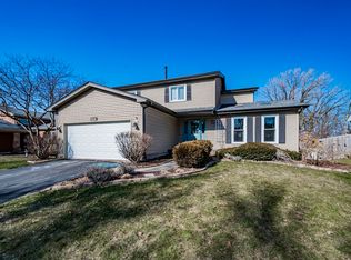 593 Beaconsfield Ave, Naperville, IL 60565