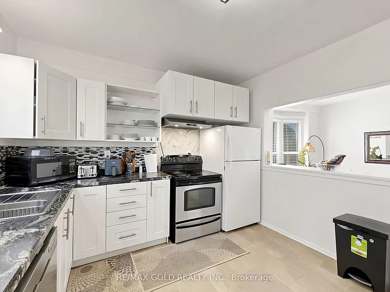 746 King St W — Photo 13