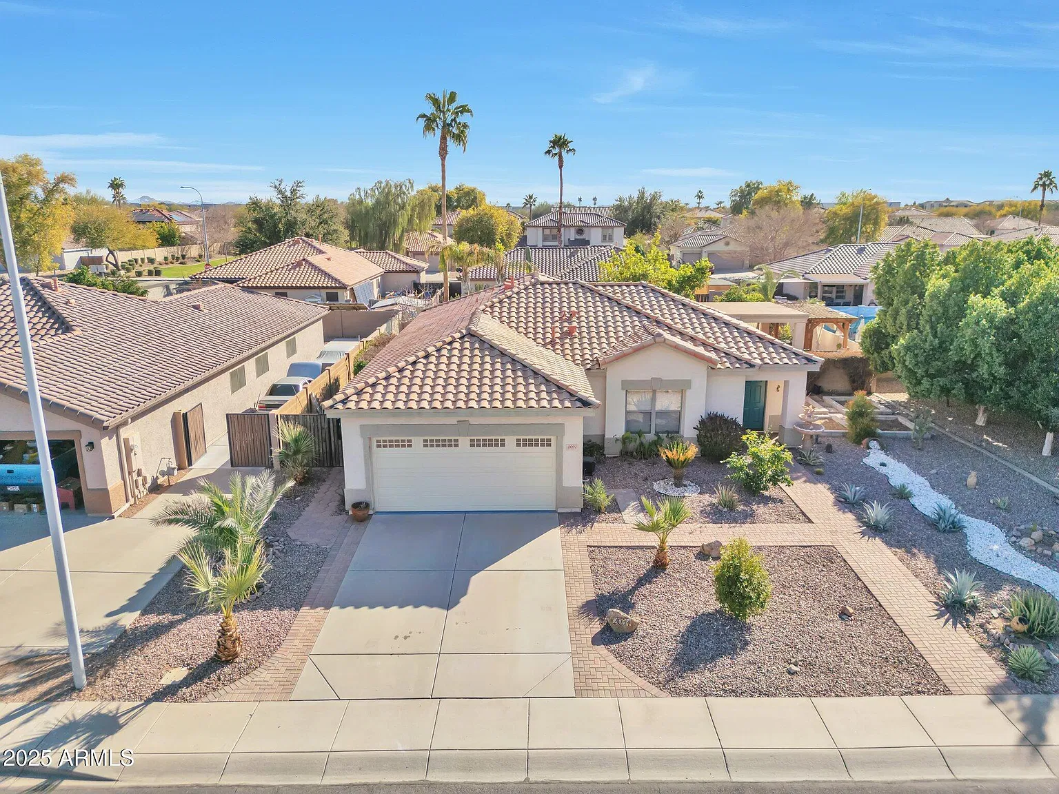 3 bed, 5.0 bath, 1640 sqft, $3,150 — Photo 1