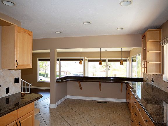 5th image of 22239 Loch Lomond Dr