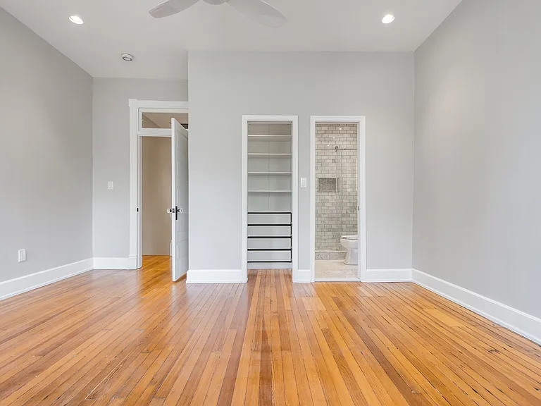 8 R St NW #1 — Photo 3