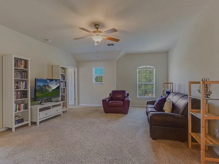 116 Copper Lake Ln — Photo 6