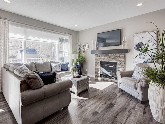 2nd image of 255 N Riviera Way