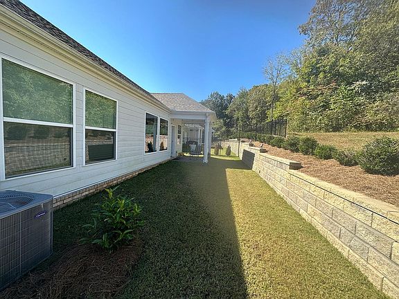 2nd image of 208 Woodhall Ct