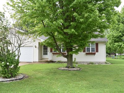 263 McCoy Ln, Arcola, IL, 61910