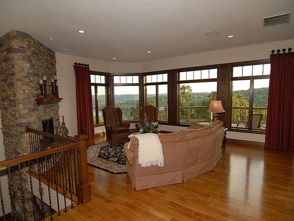 5th image of 617 Rosehill Ln