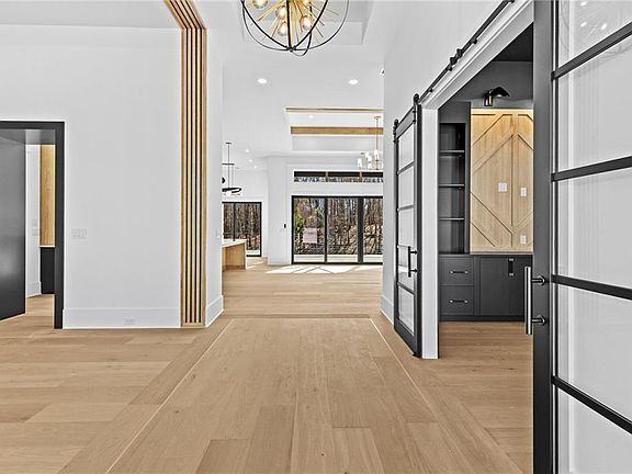 4th image of 6996 Deaton Henry Rd