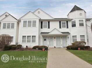 38 Victorian Ln, Medford, NY 11763
