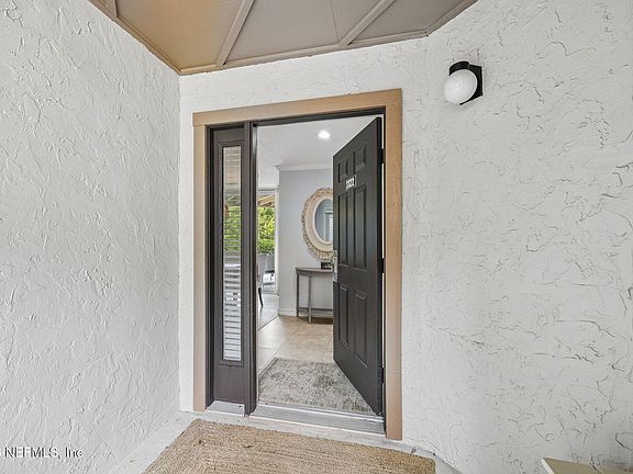 2nd image of 2322 /2324 BOXWOOD Lane