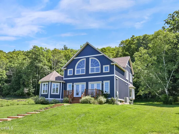 828 N Main St, Lanesborough, MA 01237