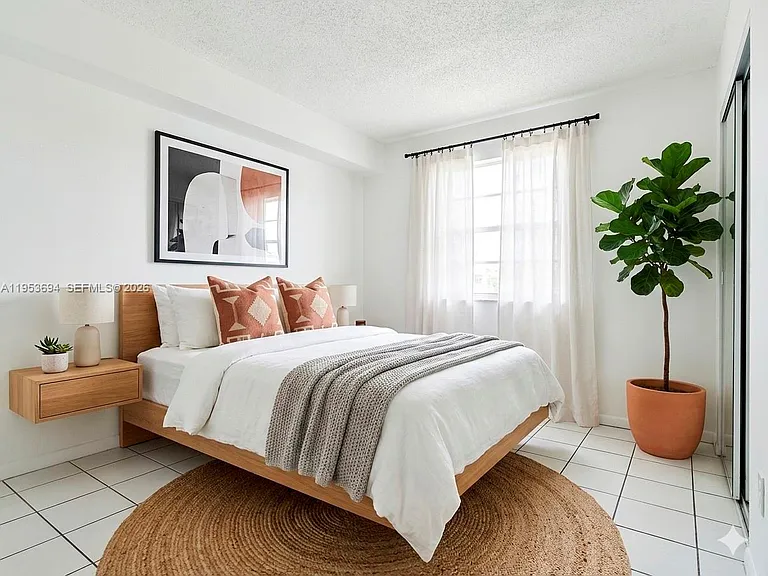 2575 SW 27th Ave #509 — Photo 5