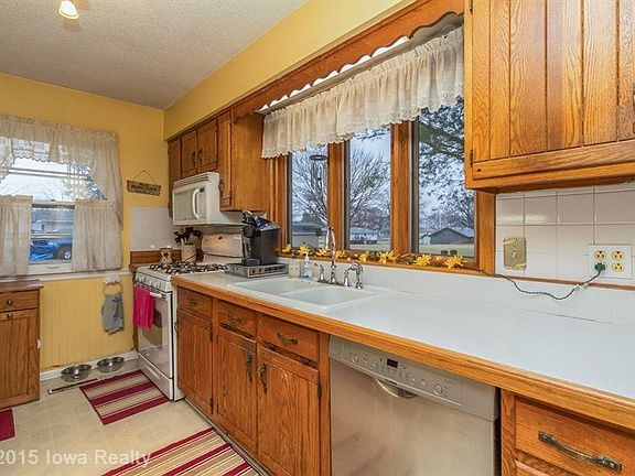 5th image of 409 E Jasper St