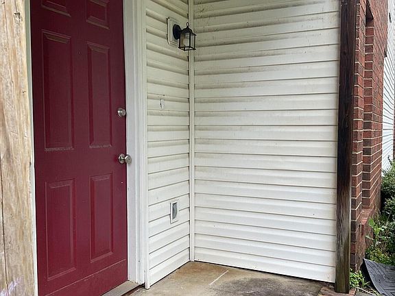3rd image of 1546 Hamilton Dr APT 101