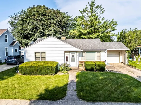 413 1st St, Parkersburg, IA 50665